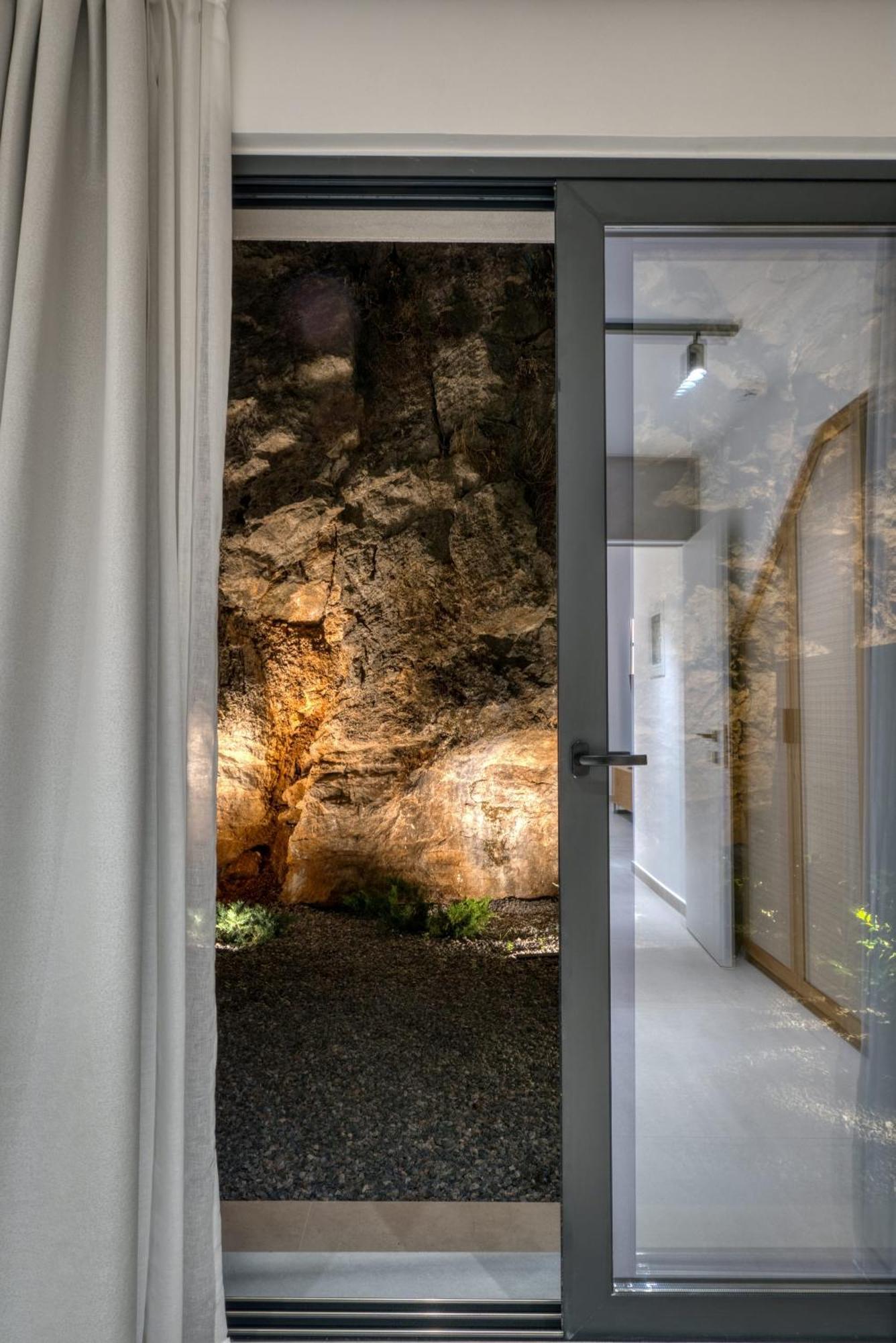 Anima Deluxe Suites นาฟปลิโอ ภายนอก รูปภาพ
