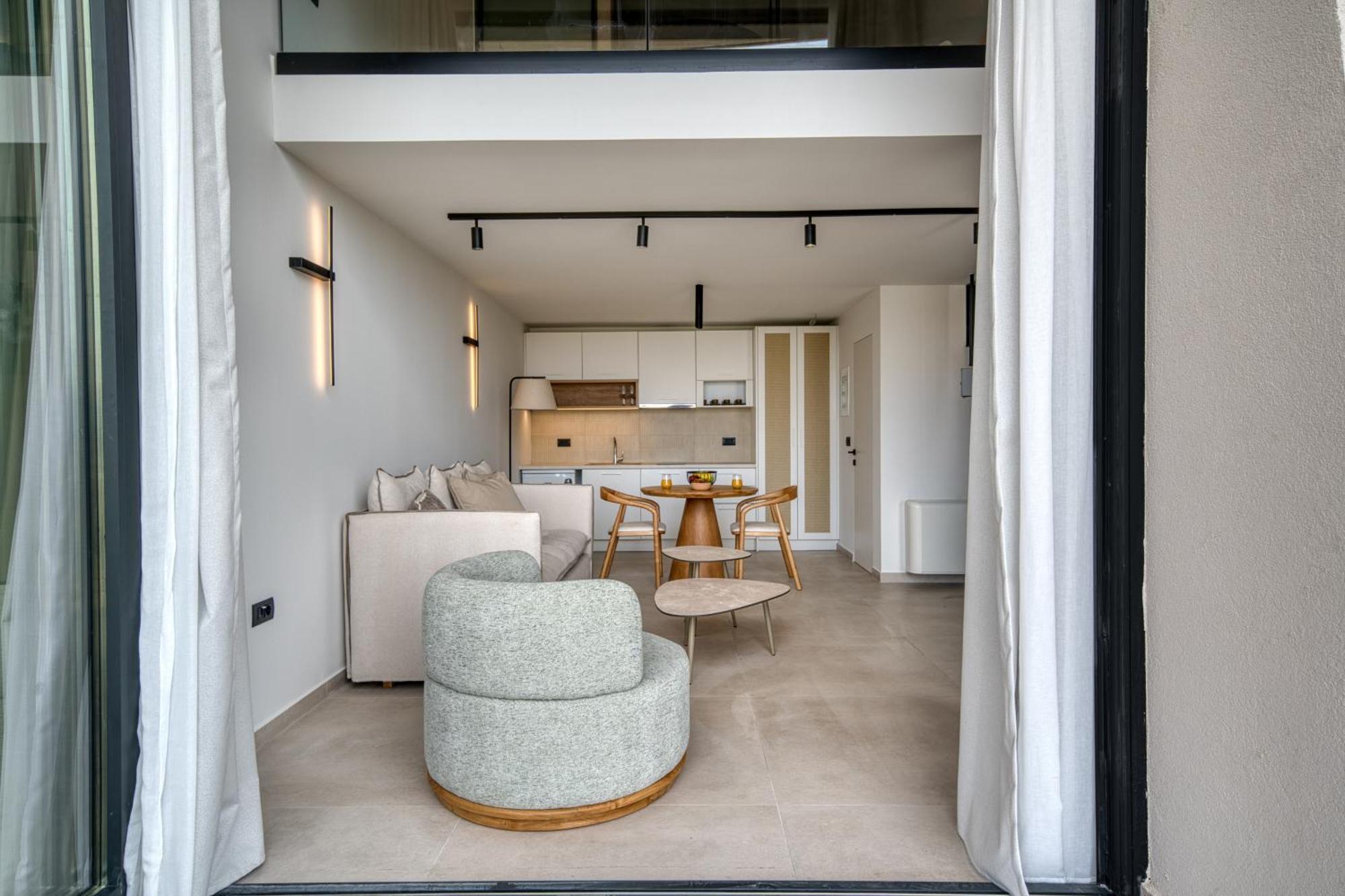 Anima Deluxe Suites นาฟปลิโอ ภายนอก รูปภาพ